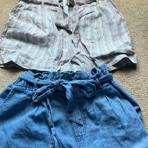 2 pairs of size large American Eagle shorts